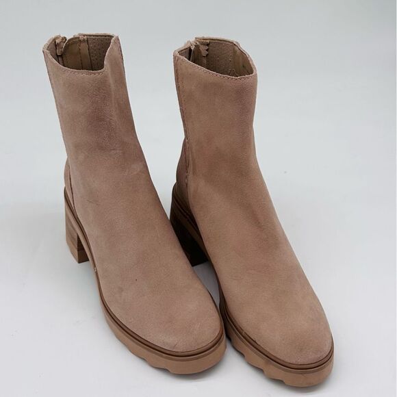 Dolce Vita Martey H2O Waterproof Bootie
Shop all Dolce Vita - Picture 2 of 9